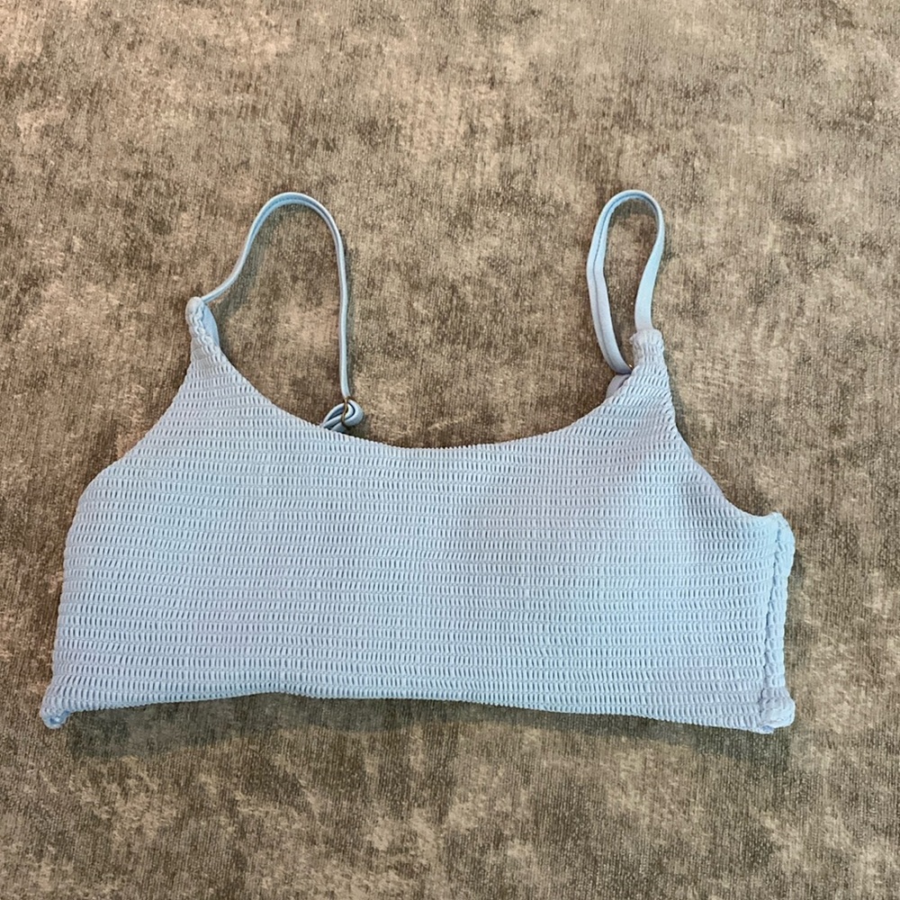 Cyn & Luca size Medium baby blue bikini top. {1076}